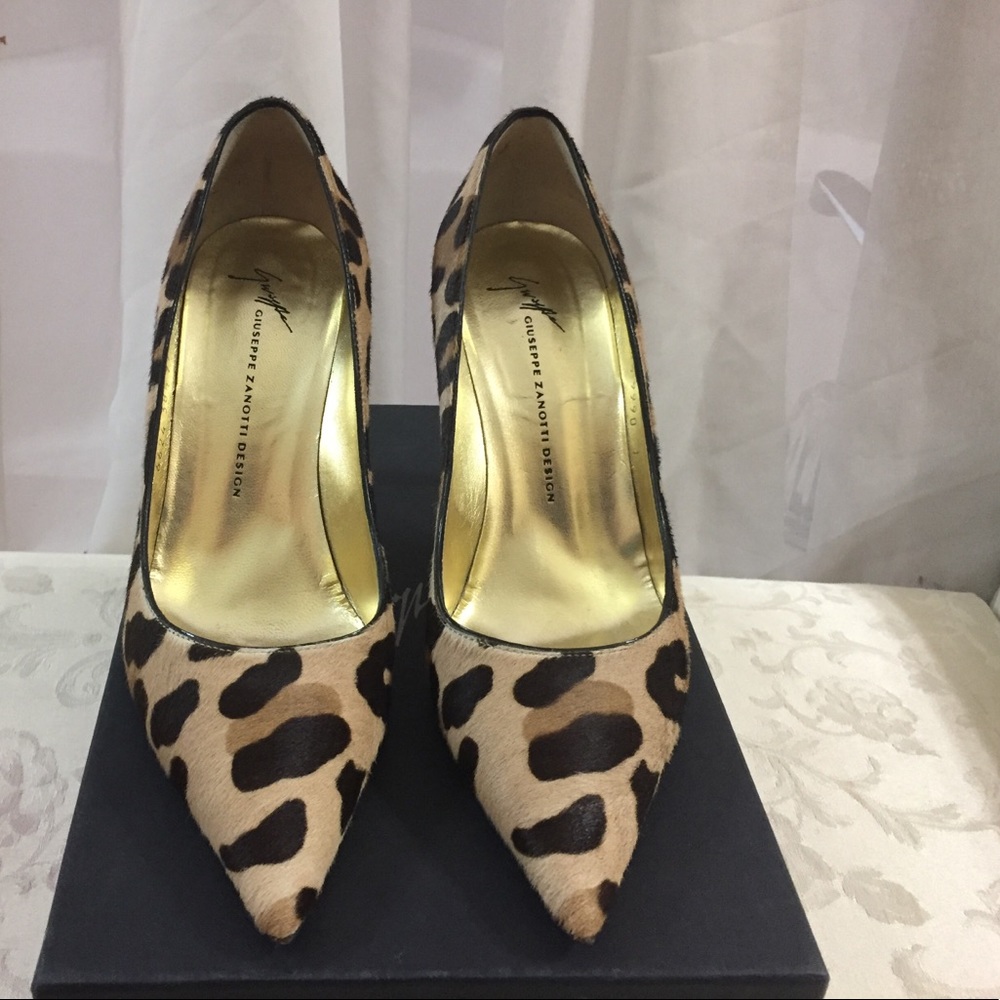 ๐ Giuseppe Zanotti Espectacular Red Heels ๐ - Picture 4 of 8